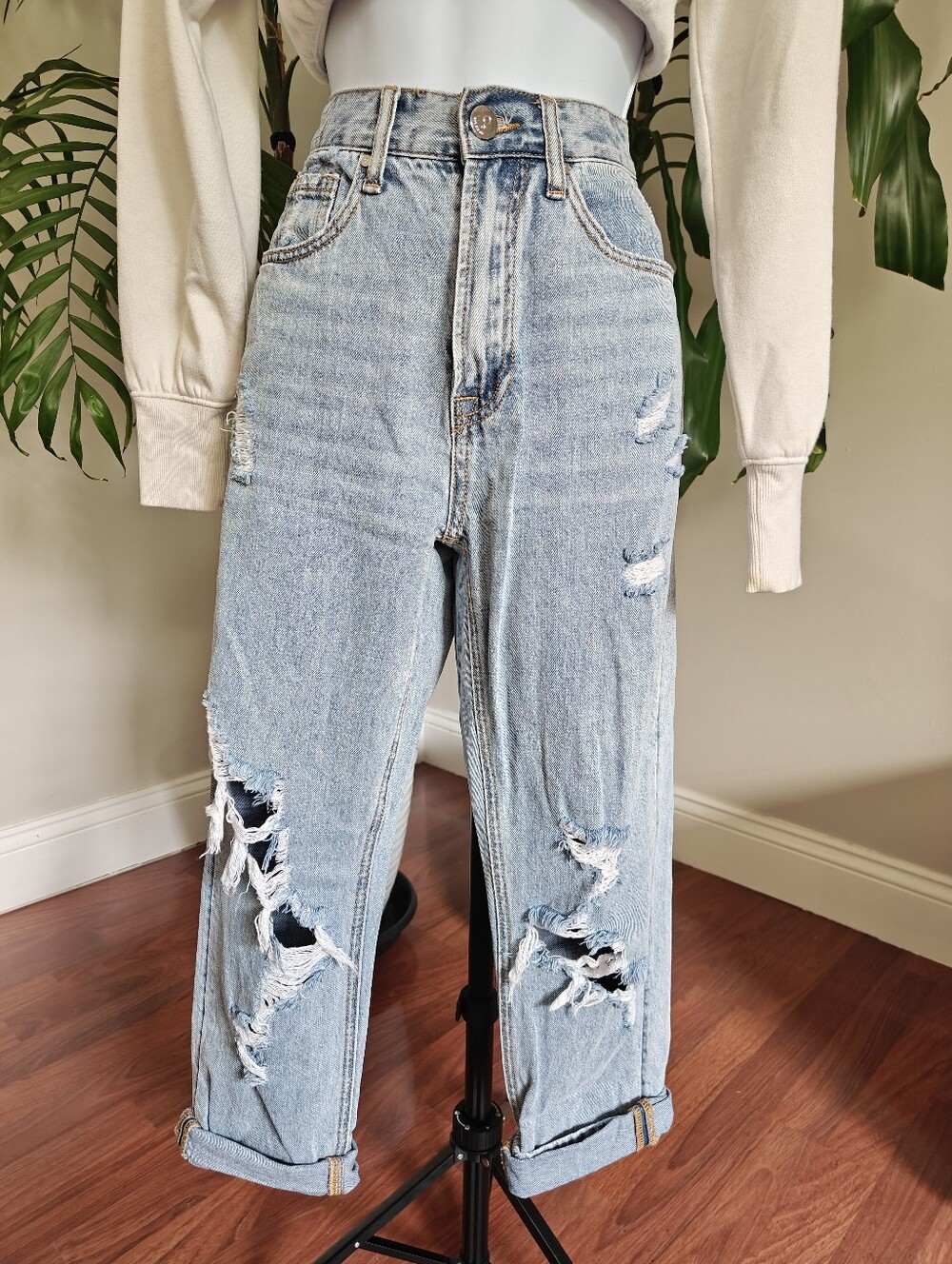 INSANE GENE Highrise Boyfriend Jeans